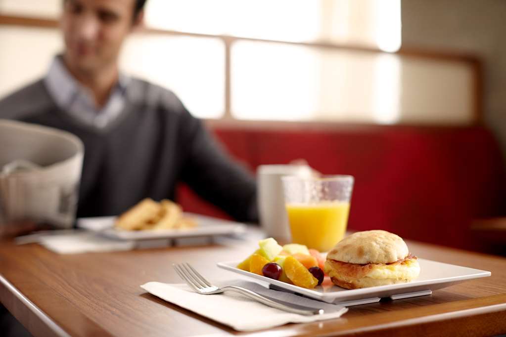 Hyatt Place West London Hayes Hayes  Restaurang bild