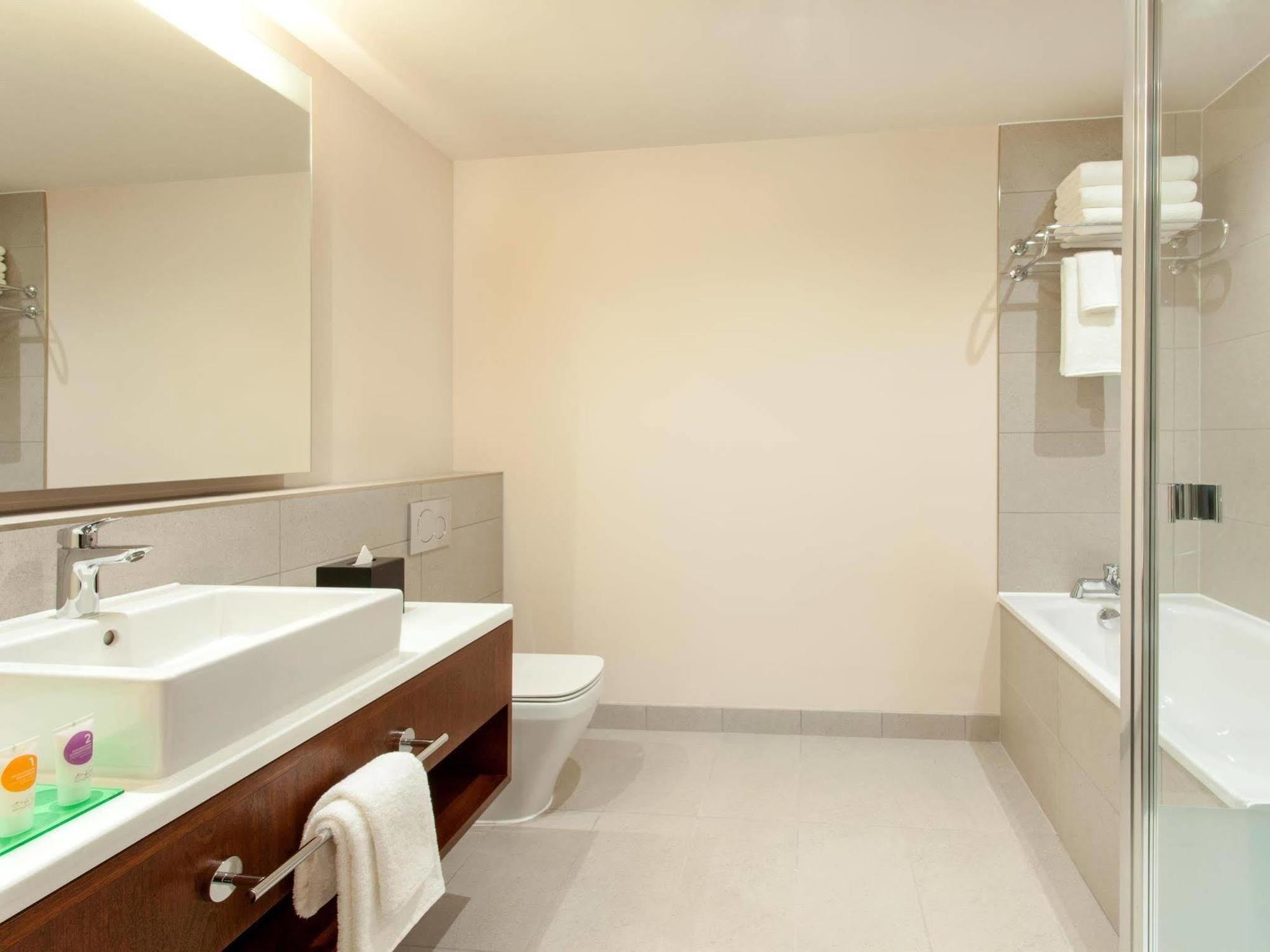 Hyatt Place West London Hayes Hayes  Exteriör bild